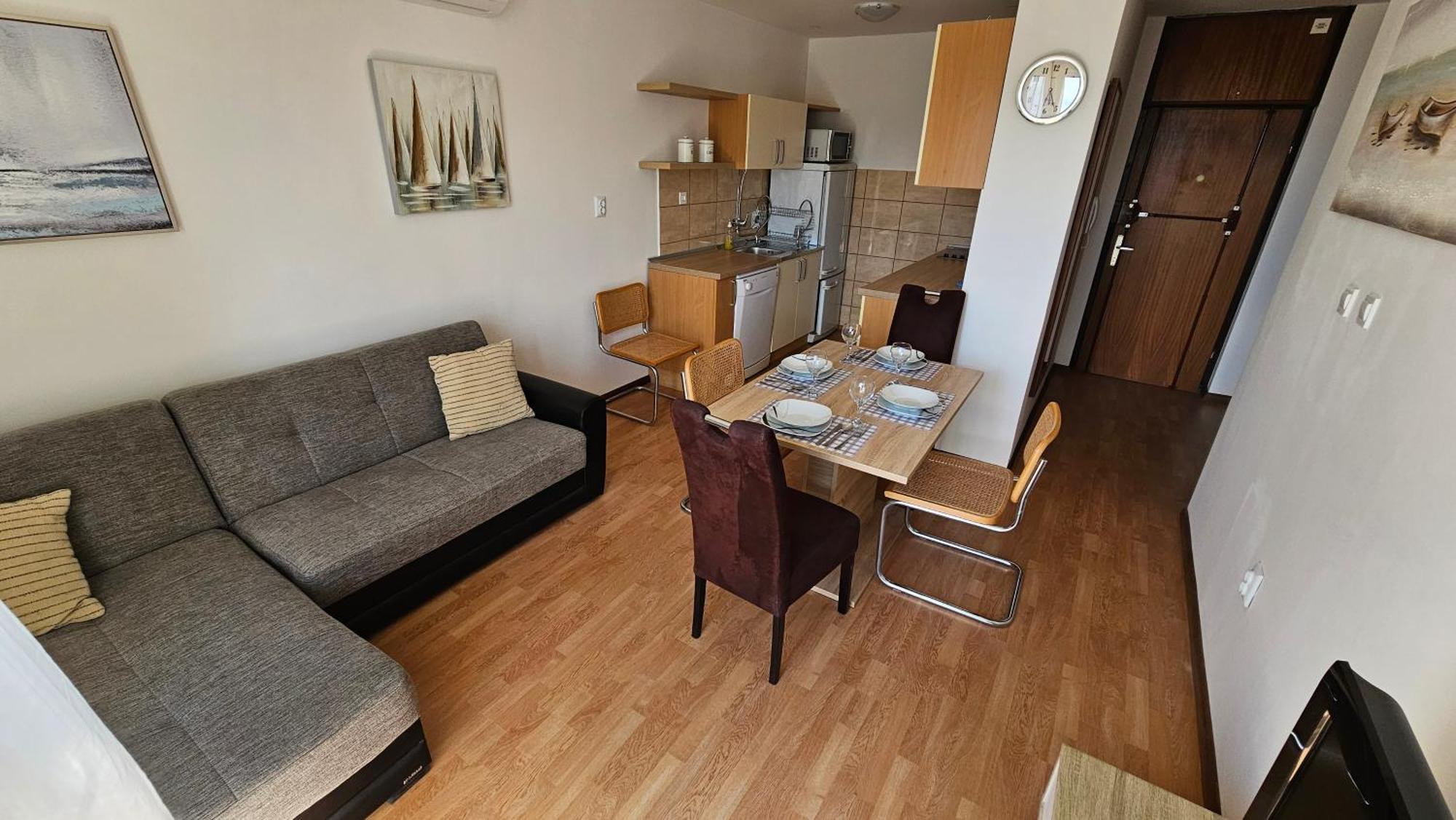 Apartament Marin's